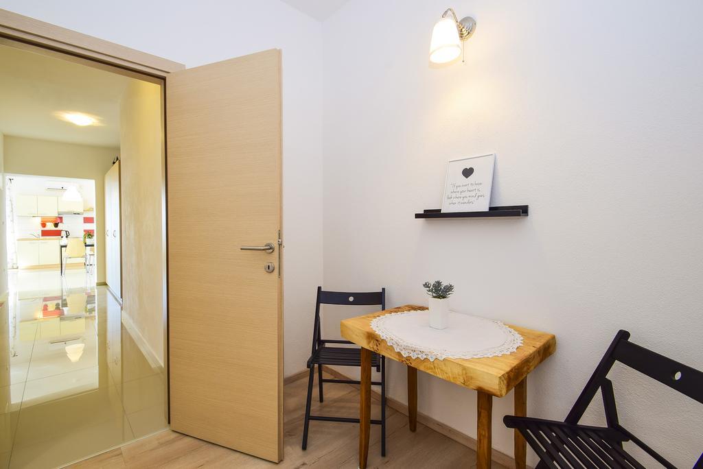 Amadrian Apartments Šibenik Exteriör bild