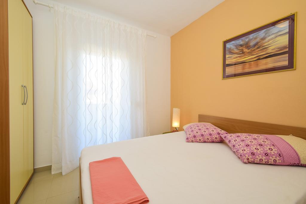 Amadrian Apartments Šibenik Exteriör bild