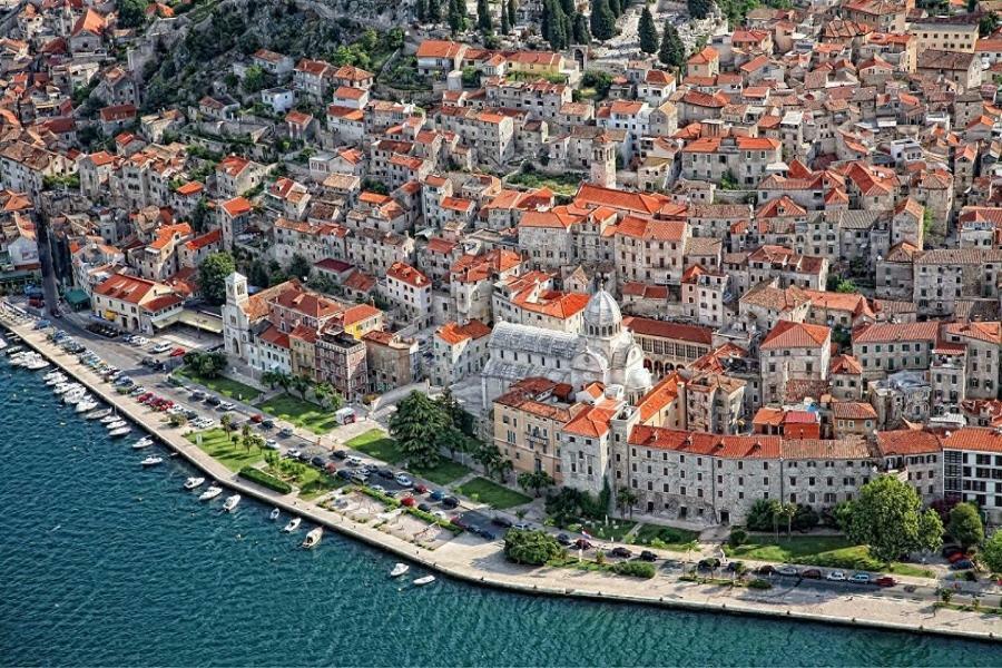 Amadrian Apartments Šibenik Exteriör bild